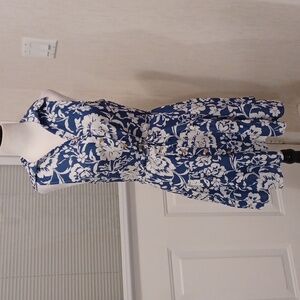 4/$80 New Floral Sleeveless Dress - Size Medium